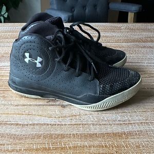 Big kids size 7 Under Armour High Top